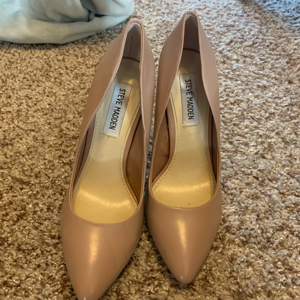 Steve Madden nude heels